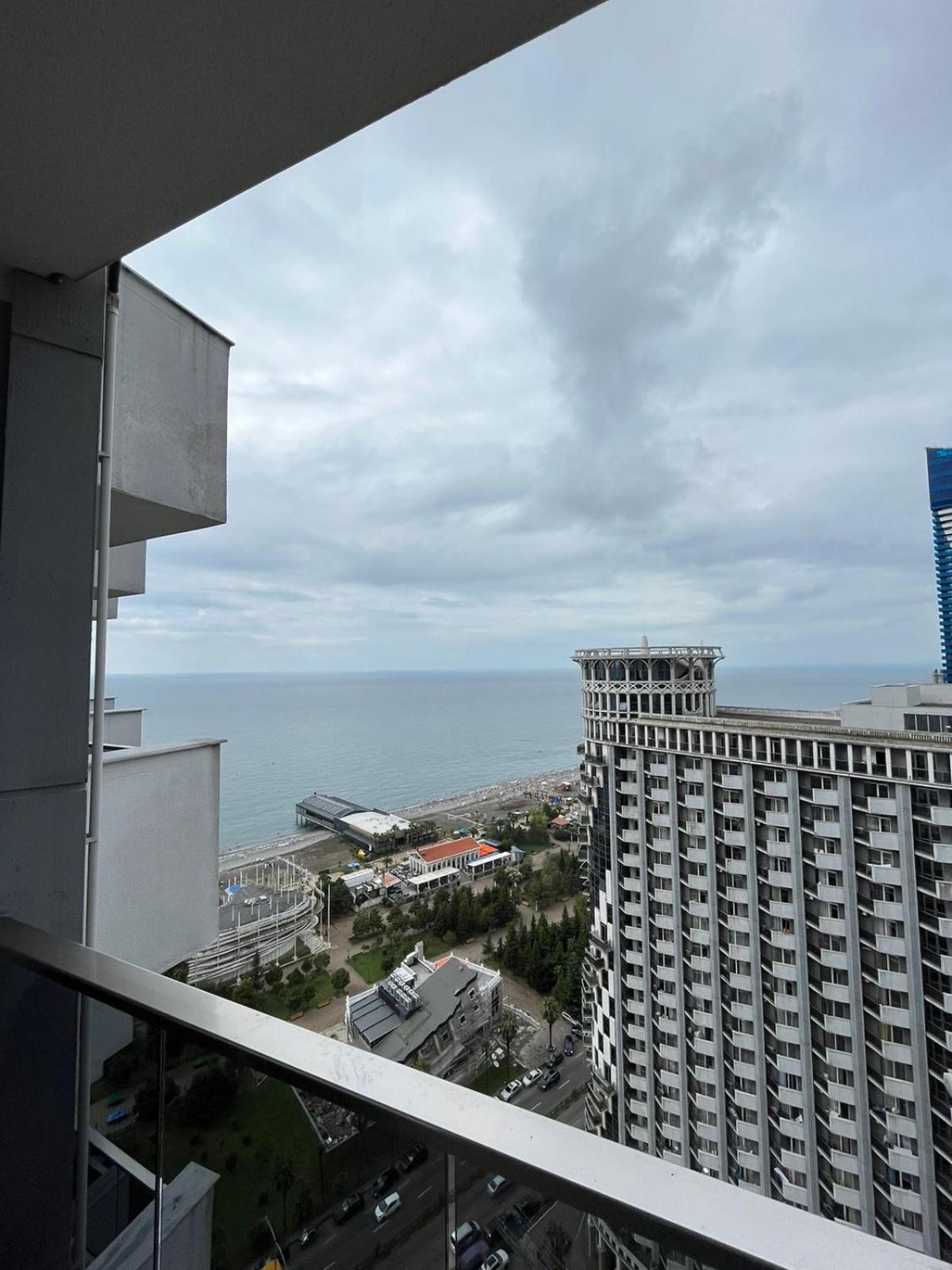 Holiday Premium Apartments Batumi Exterior photo