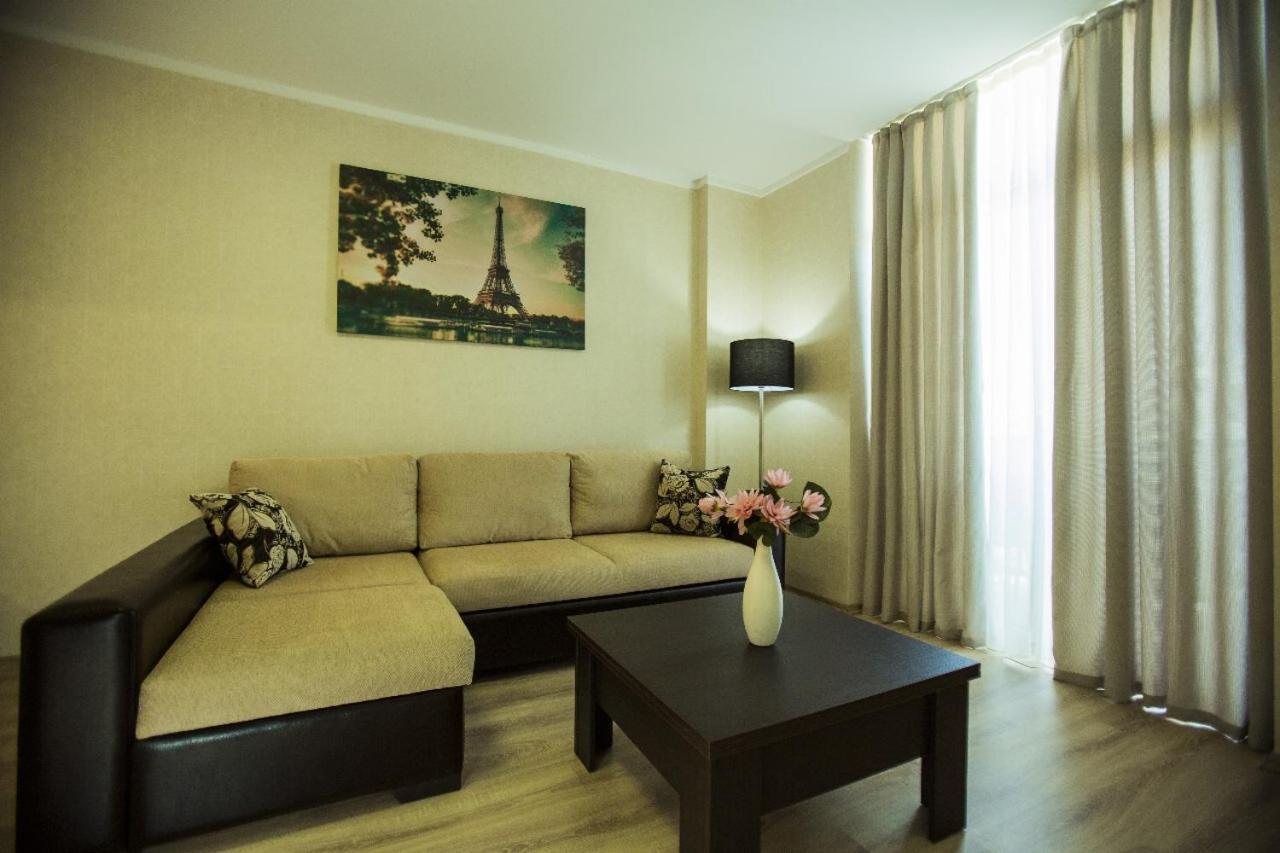 Holiday Premium Apartments Batumi Exterior photo